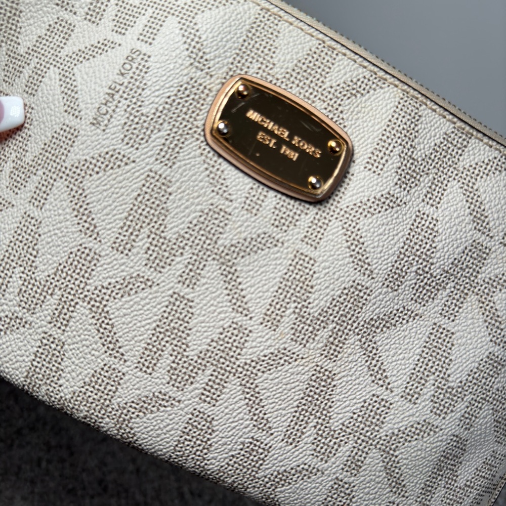 Michael kors wallet